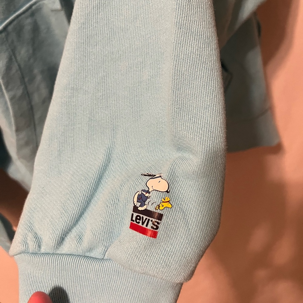 Levi’s x Peanuts Snoopy Sweatshirt Hoodie Pullover Sz Large Blue Soccer